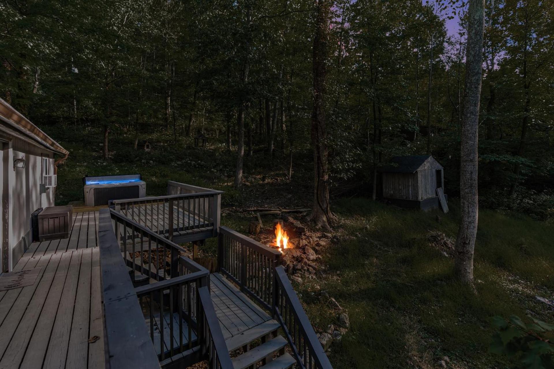 Hot Tub, Wraparound Deck, & Wifi At Chalet Cabin Villa Inwood Exteriör bild